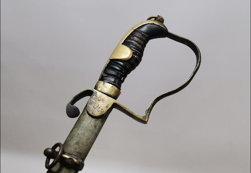 OSMANLI DÖNEMİ ERMENİ USTA VAHRAM TADJIRIAN YAPIMI AY YILDIZLI VE OSMANLICA YAZILI ÇOK NADİR SUBAY KILICI