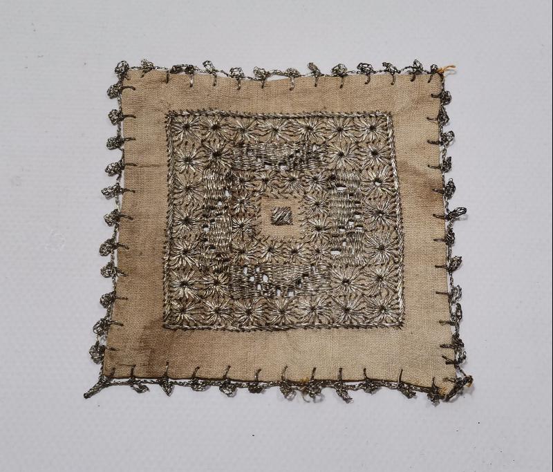 OSMANLI DÖNEMİ GÜMÜŞ SIRMA İŞÇİLİKLİ BARDAK ALTLIĞI