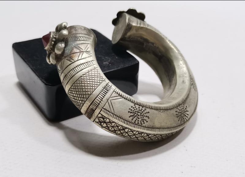 thumbOSMANLI DÖNEMİ GÜMÜŞ TÜRKMEN BİLEZİĞİ
