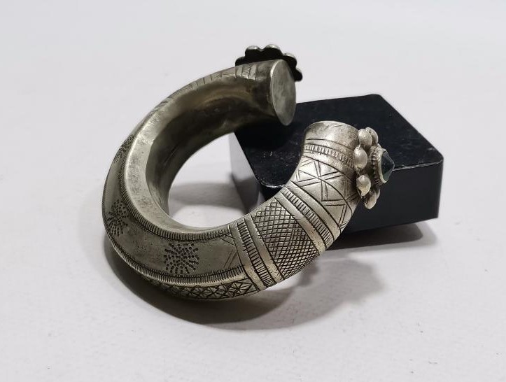thumbOSMANLI DÖNEMİ GÜMÜŞ TÜRKMEN BİLEZİĞİ