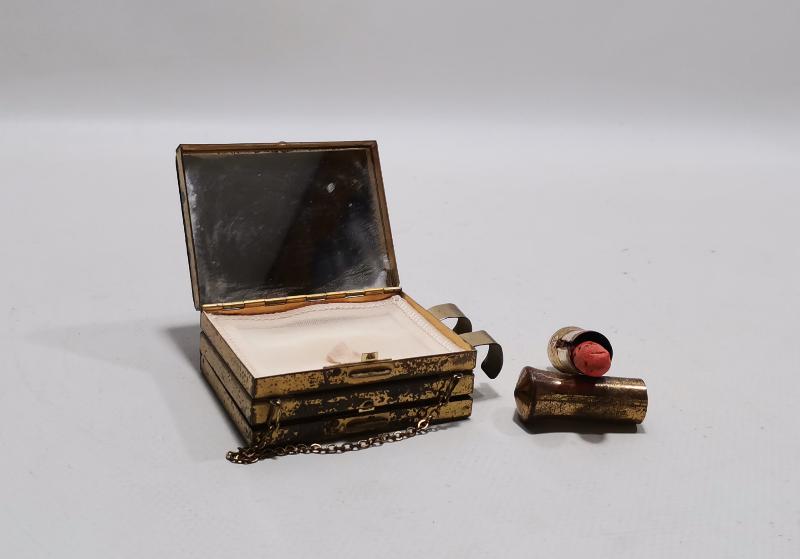 OSMANLI DÖNEMİ LEVANTEN İŞİ RUJLU PUDRİYER KUTUSU