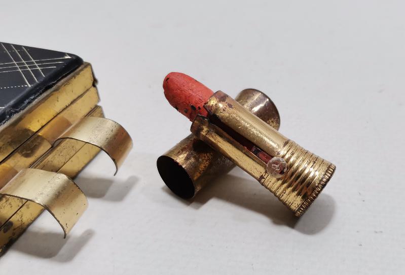 OSMANLI DÖNEMİ LEVANTEN İŞİ RUJLU PUDRİYER KUTUSU