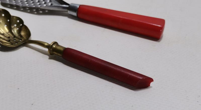 MUTFAK KÜLTÜRÜ: KATALİN SAPLI ANTİKA SÜZGEÇ VE RENDE