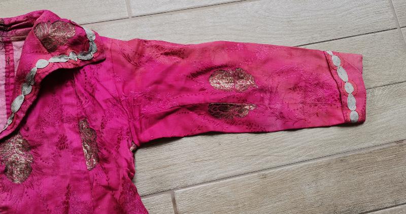 OSMANLI DÖNEMİ ALTIN SIRMA İŞLEMELİ İPEK ELMASİYE KADIN ELBİSESİ