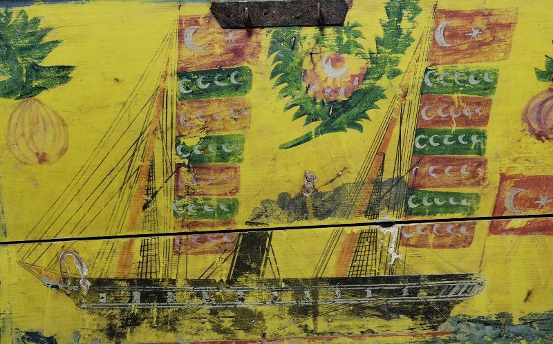 OSMANLI DÖNEMİ ÇOK NADİR BOL BAYRAKLI GEMİLİ SANDIK KAPAĞI