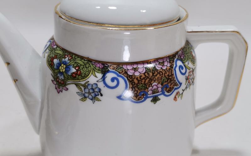 OSMANLI DÖNEMİ KUZNETSOV DAMGALI PORSELEN SÜTLÜK VE FİNCAN