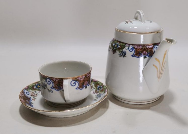 OSMANLI DÖNEMİ KUZNETSOV DAMGALI PORSELEN SÜTLÜK VE FİNCAN