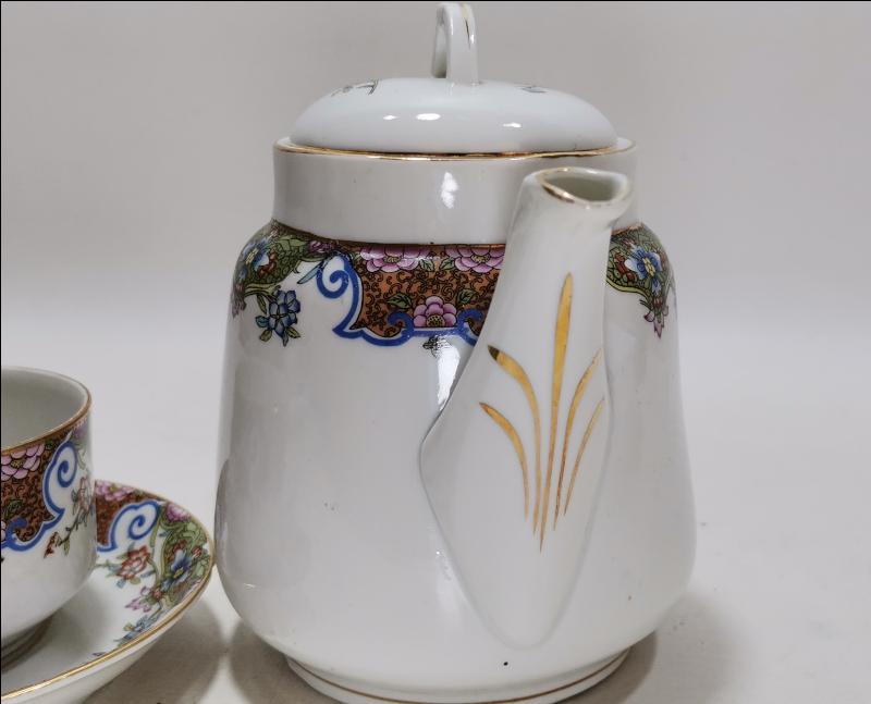 OSMANLI DÖNEMİ KUZNETSOV DAMGALI PORSELEN SÜTLÜK VE FİNCAN