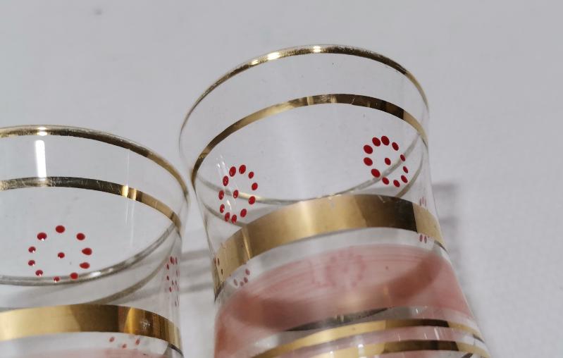 OSMANLI DÖNEMİ MİNELİ VE ALTIN YALDIZLI BİR ÇİFT ÇAY BARDAĞI