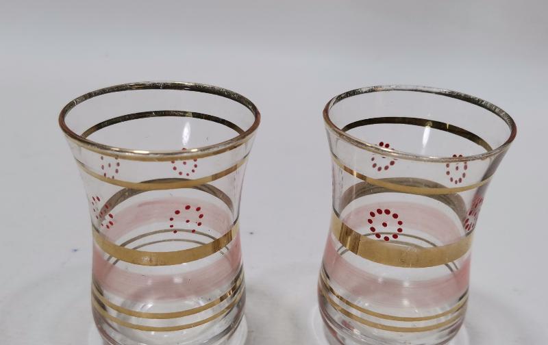 OSMANLI DÖNEMİ MİNELİ VE ALTIN YALDIZLI BİR ÇİFT ÇAY BARDAĞI