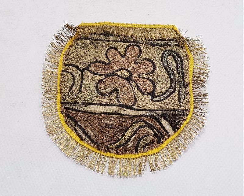 OSMANLI DÖNEMİ ÜZERİ OSMANLICA YAZILI SUZENİ İŞÇİLİKLİ KINA KESESİ 