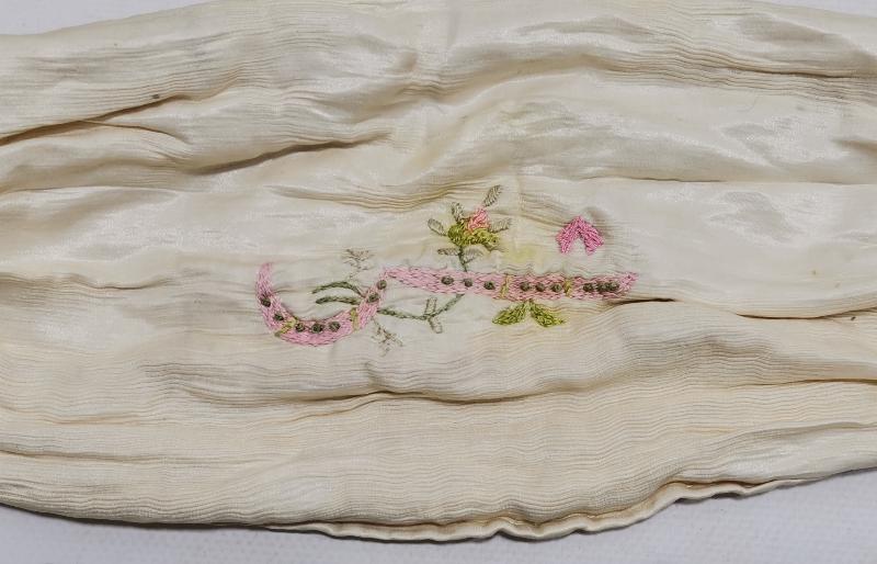 OSMANLICA İNİSİYALLİ BİR ÇİFT YASTIK BAŞI