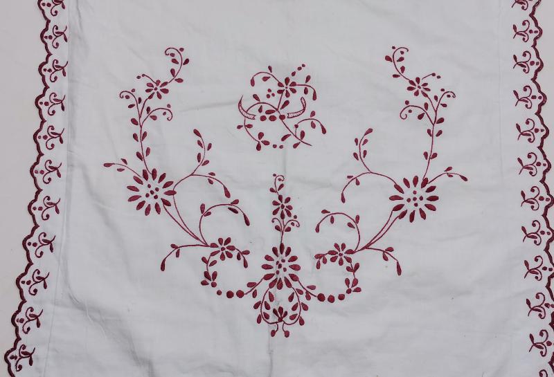 OSMANLICA İNİSİYALLİ SEHPA ÖRTÜSÜ