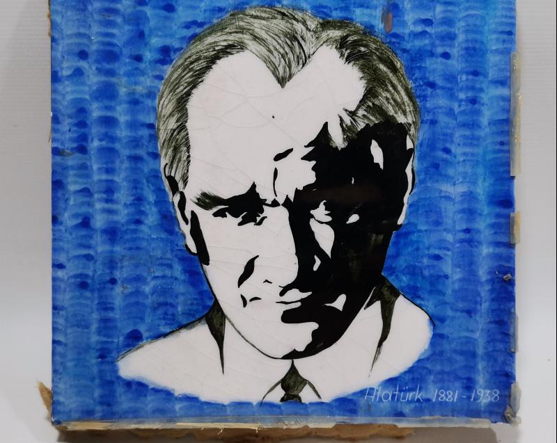 SANATÇI İŞİ ANTİKA KÜTAHYA SERAMİK KARO ATATÜRK ÇALIŞMASI