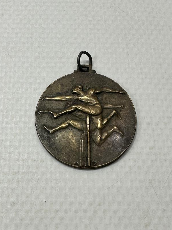 CUMHURİYET İLK DÖNEM ENGELLİ KOŞU MADALYASI 