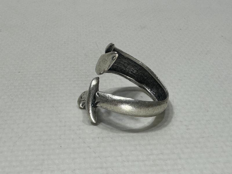 ÜZERİ HADİS YAZILI ZÜLFİKAR KILICI FORMLU YÜZÜK