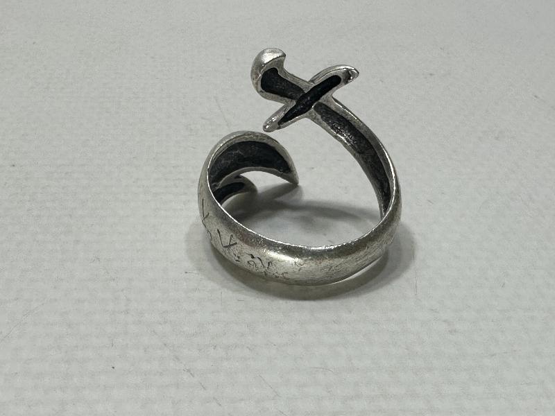 ÜZERİ HADİS YAZILI ZÜLFİKAR KILICI FORMLU YÜZÜK