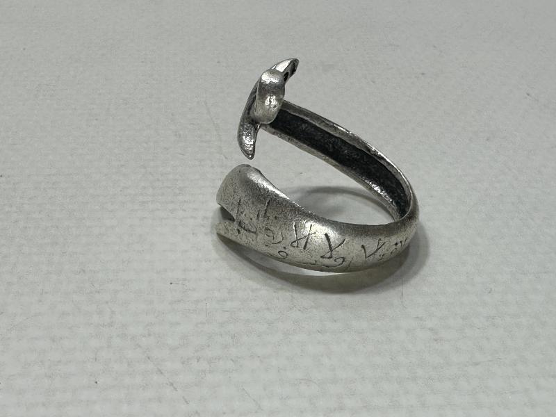 ÜZERİ HADİS YAZILI ZÜLFİKAR KILICI FORMLU YÜZÜK