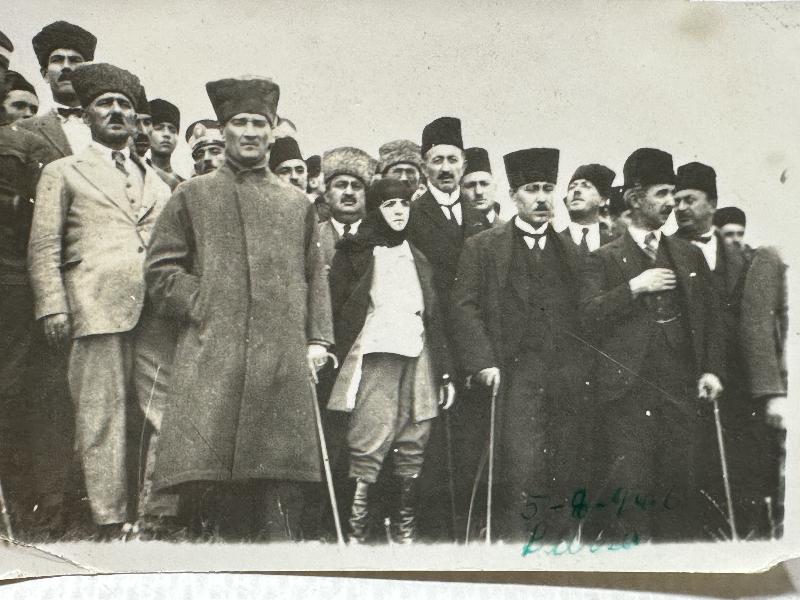 İLK KEZ GÖRÜLEN ORJİNAL ATATÜRK FOTOĞRAFI 