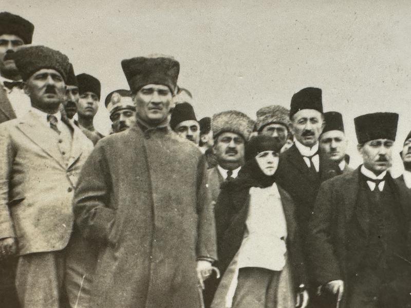 İLK KEZ GÖRÜLEN ORJİNAL ATATÜRK FOTOĞRAFI 