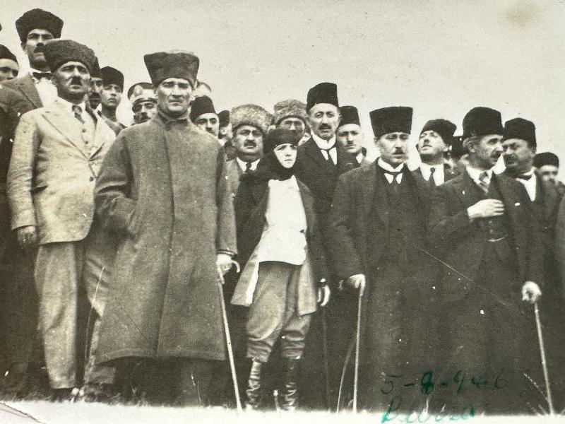 İLK KEZ GÖRÜLEN ORJİNAL ATATÜRK FOTOĞRAFI 