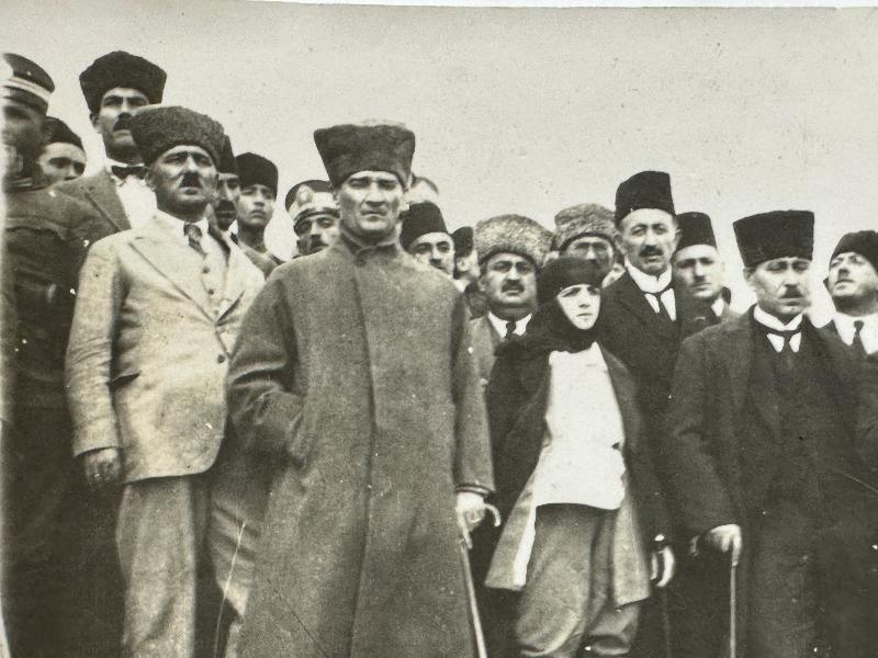 İLK KEZ GÖRÜLEN ORJİNAL ATATÜRK FOTOĞRAFI 