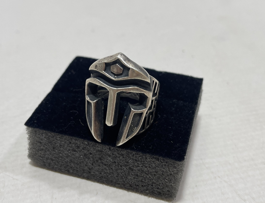 GLADYATÖR MİĞFERİ FORMUNDA YAPILMIŞ GÜMÜŞ YÜZÜK