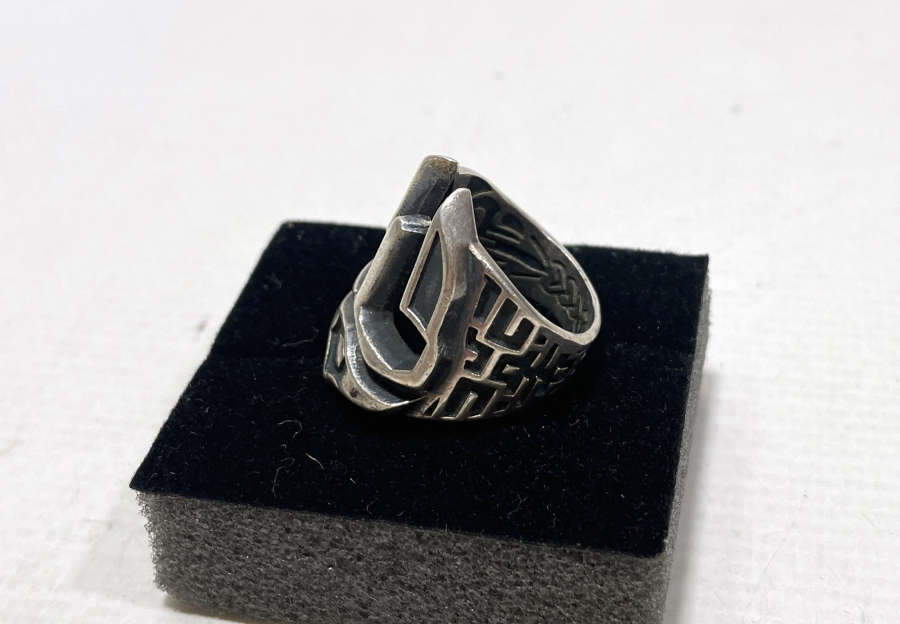 GLADYATÖR MİĞFERİ FORMUNDA YAPILMIŞ GÜMÜŞ YÜZÜK