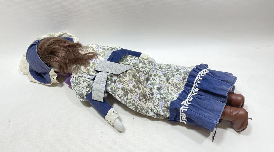 GÖZLERİ HAREKETLİ ANTİKA PORSELEN BEBEK