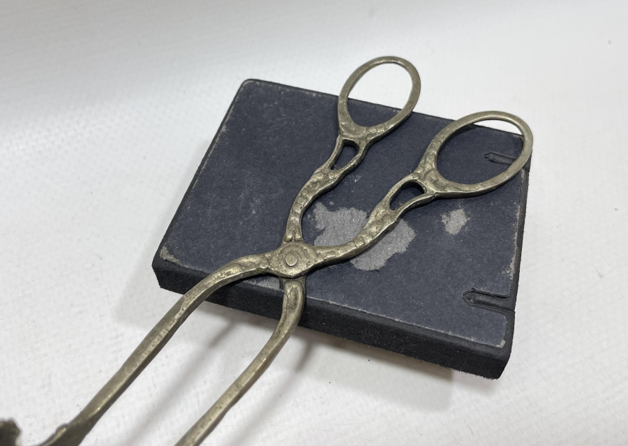 KABARTMA İŞÇİLİKLİ GÜMÜŞ KAPLAMA ANTİKA SERVİS MAŞASI