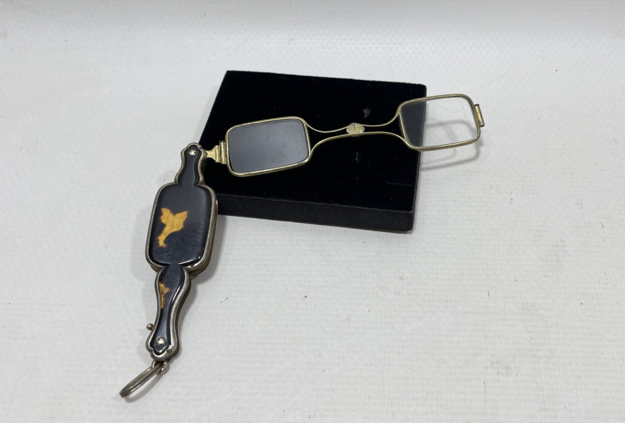 OSMANLI DÖNEMİ ALTIN APLİKLİ NADİR KATLANIR BAĞA KOLYE GÖZLÜK