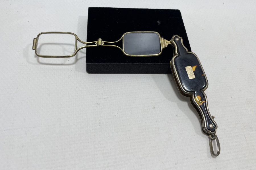 OSMANLI DÖNEMİ ALTIN APLİKLİ NADİR KATLANIR BAĞA KOLYE GÖZLÜK