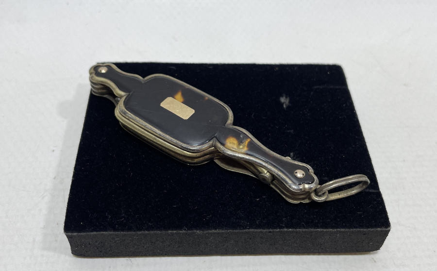 OSMANLI DÖNEMİ ALTIN APLİKLİ NADİR KATLANIR BAĞA KOLYE GÖZLÜK