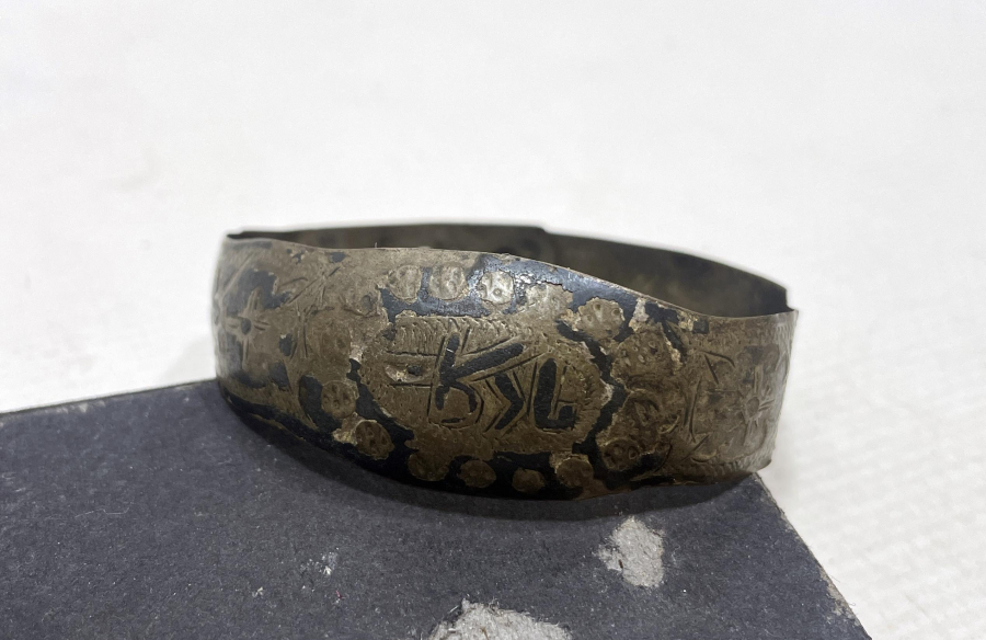 ÜZERİ OSMANLICA YAZILI SAVATLI GÜMÜŞ BİLEZİK