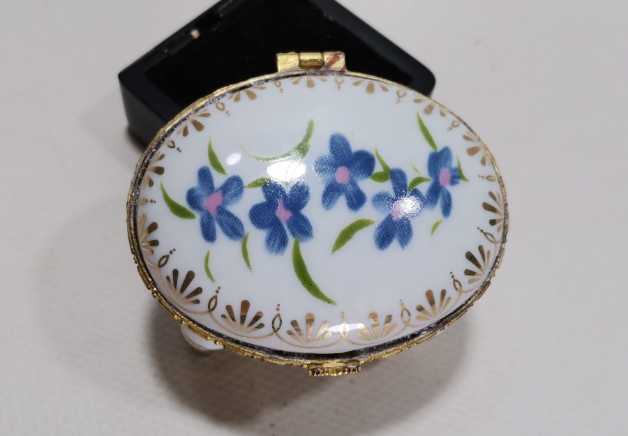 ANTİKA PORSELEN KAPAKLI MÜCEVHER KUTUSU