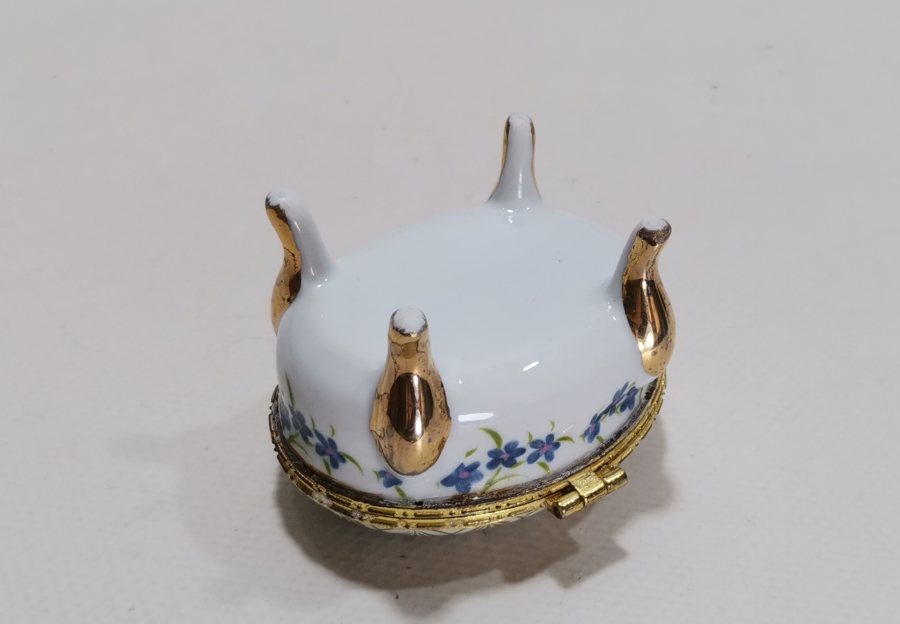 ANTİKA PORSELEN KAPAKLI MÜCEVHER KUTUSU