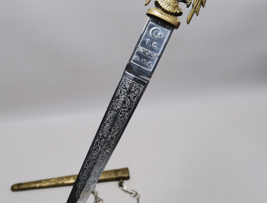 CUMHURİYET BAŞLARI KATALİN SAPLI ÇOK NADİR HAVACI SUBAY MEÇİ