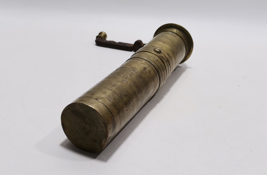 EL YAPIMI ANTİKA KAHVE DEĞİRMENİ