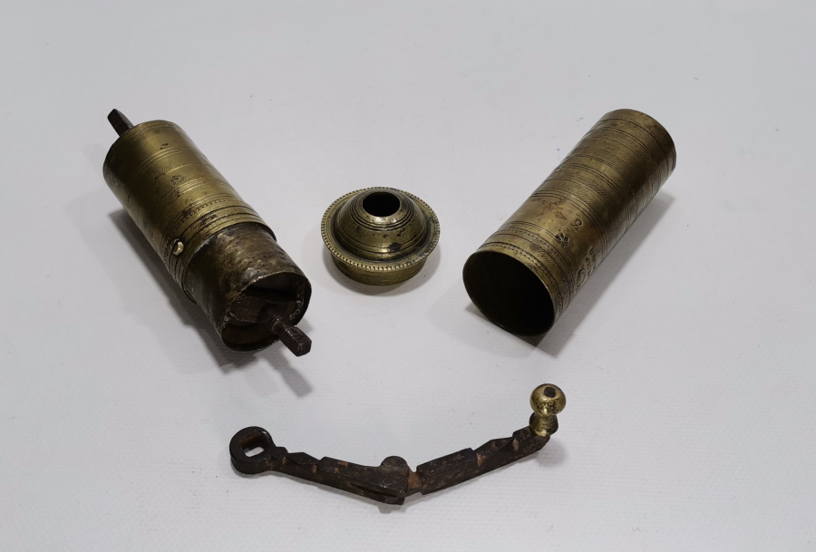 EL YAPIMI ANTİKA KAHVE DEĞİRMENİ