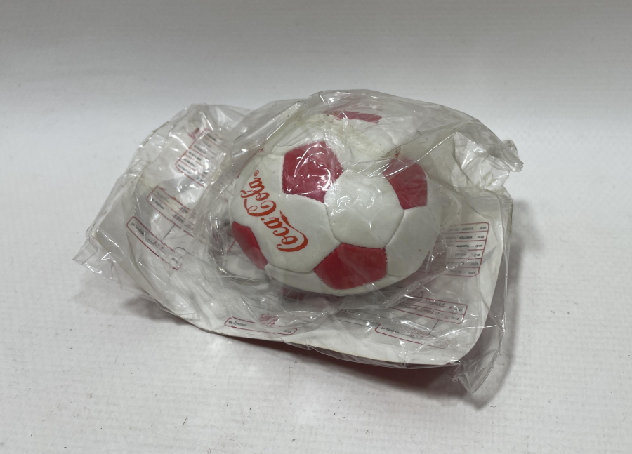 EURO 2004 AÇILMAMIŞ PAKETİNDE PROMOSYON OYUNCAK TOP