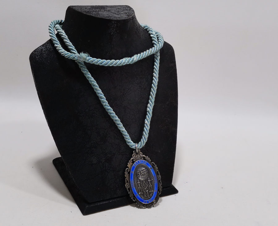 GÜMÜŞ ÜZERİ MİNE İŞÇİLİKLİ 1948 YILI MASONİK MADALYA