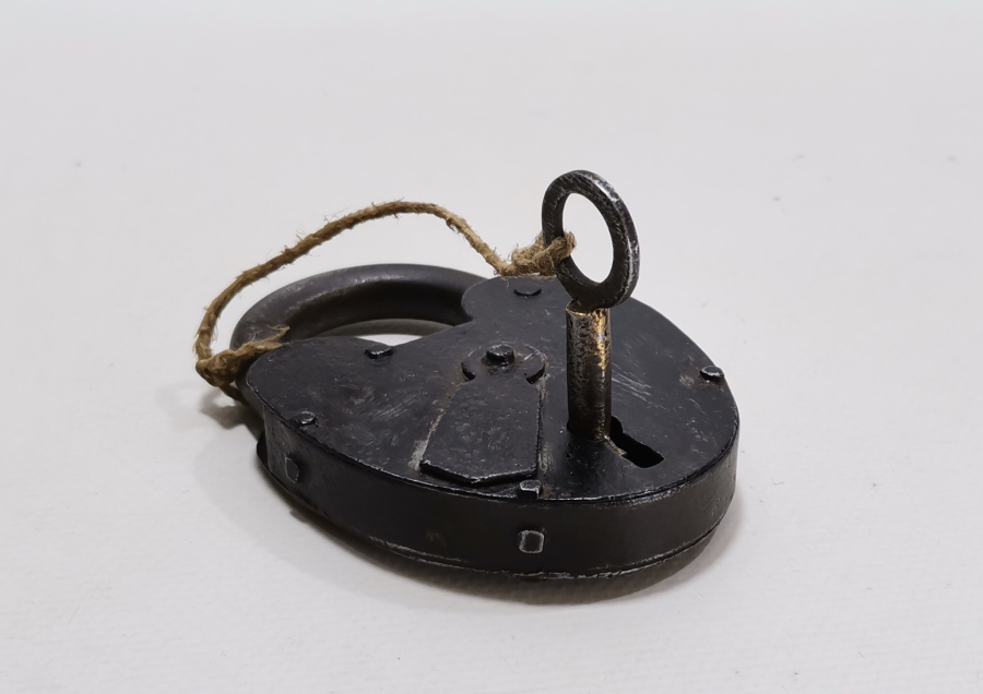 ORJİNAL ANAHTARI İLE ÇALIŞIR DURUMDA BÜYÜK BOY OSMANLI DÖNEMİ KİLİT