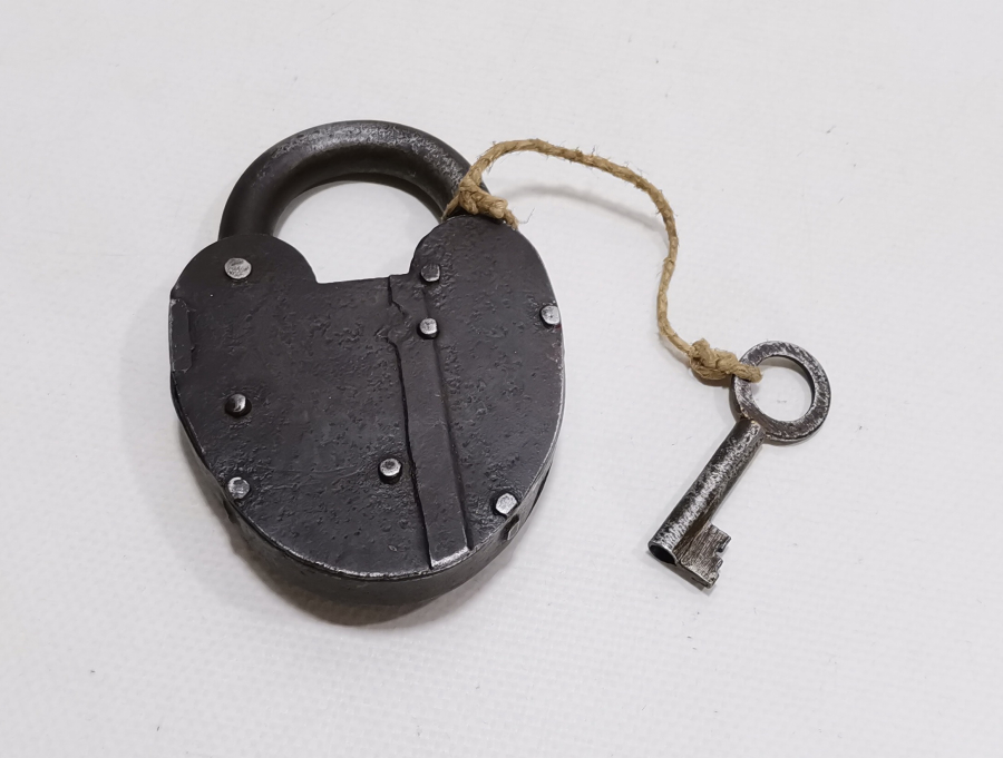 ORJİNAL ANAHTARI İLE ÇALIŞIR DURUMDA BÜYÜK BOY OSMANLI DÖNEMİ KİLİT