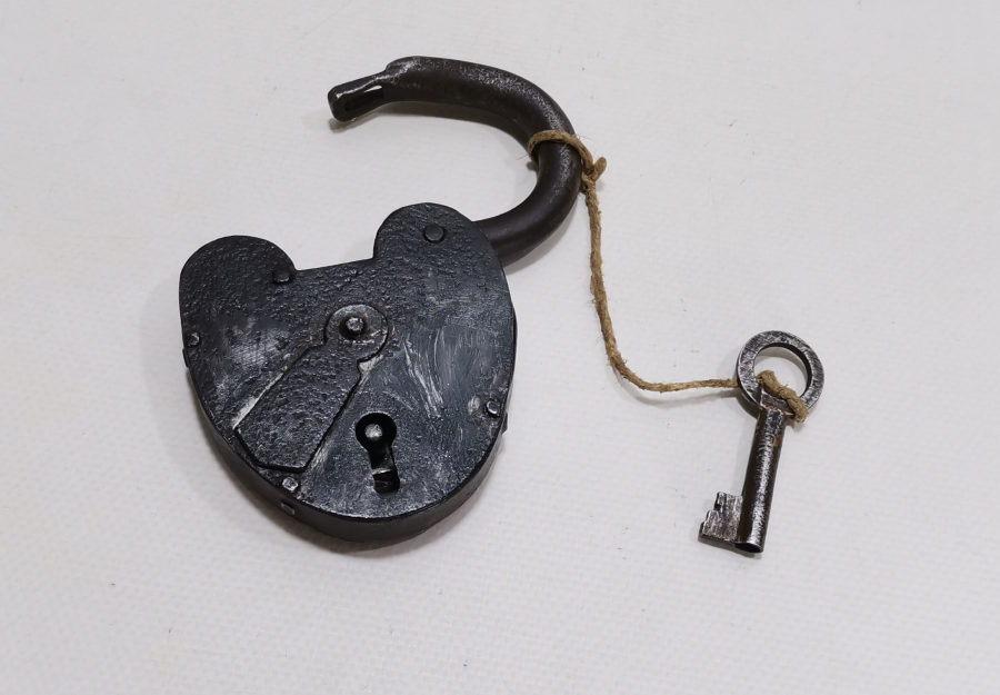 ORJİNAL ANAHTARI İLE ÇALIŞIR DURUMDA BÜYÜK BOY OSMANLI DÖNEMİ KİLİT