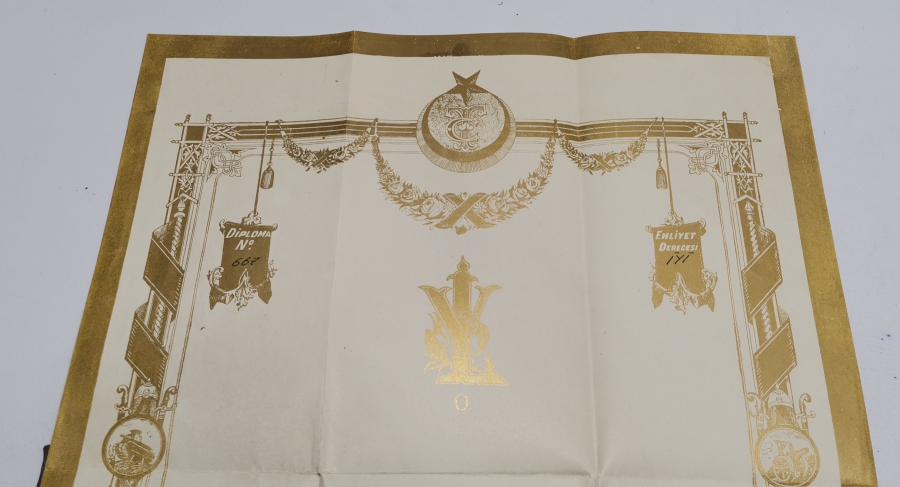 ORJİNAL KABINDA ALTIN VARAKLI 1942 YILI ASKERİ LEVAZIM MEZUNİYET DİPLOMASI