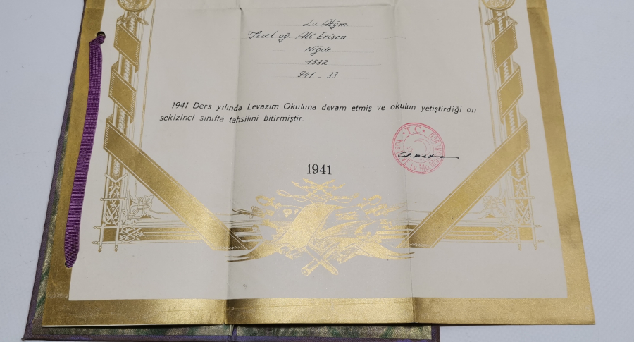 ORJİNAL KABINDA ALTIN VARAKLI 1942 YILI ASKERİ LEVAZIM MEZUNİYET DİPLOMASI