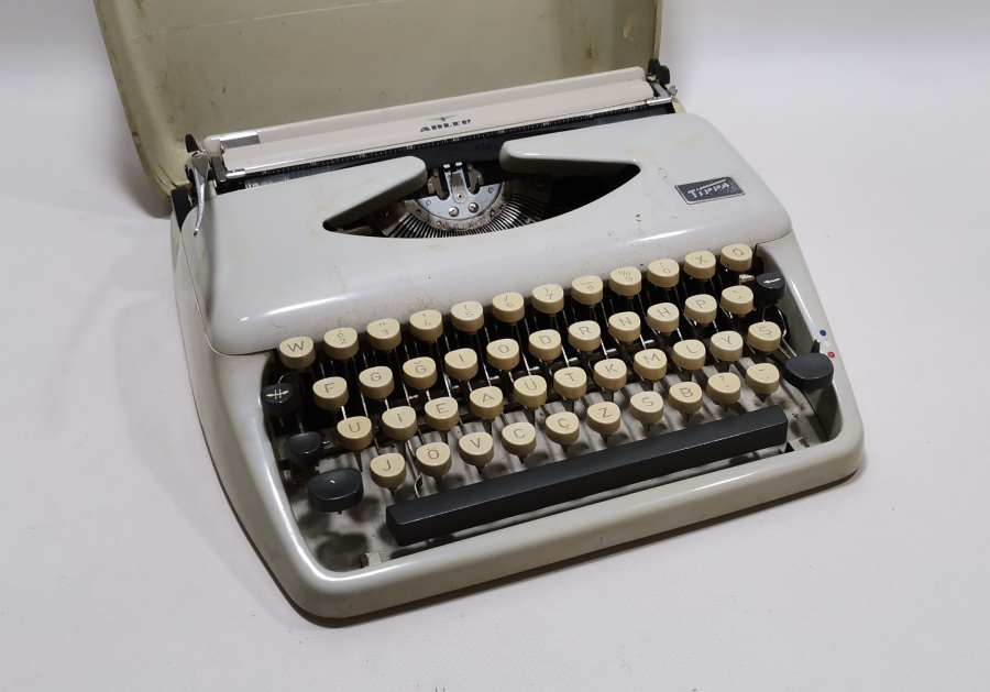 ORJİNAL KUTUSUNDA TİPPA MARKA ANTİKA DAKTİLO