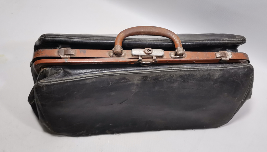 OSMANLI DÖNEMİ ÇOK NADİR DERİ DOKTOR ÇANTASI