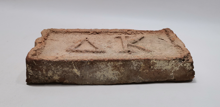 OSMANLI DÖNEMİ ÜZERİ RUMCA YAZILI NADİR TUĞLA