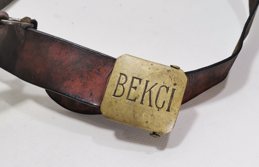 TAM TAKIM CUMHURİYET BAŞLARI ÇOK NADİR BEKÇİ BAŞI DONANIMI